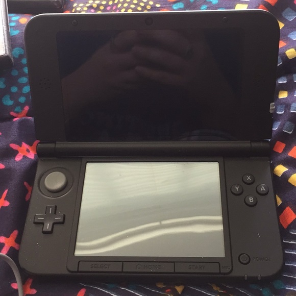 Blue Nintendo 3DS XL - Picture 2 of 4